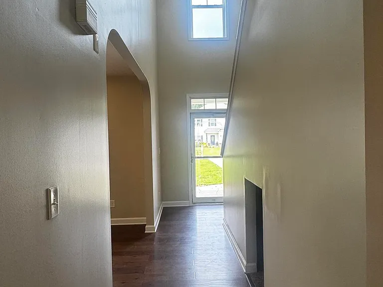 105 Long Pond Dr — Photo 4