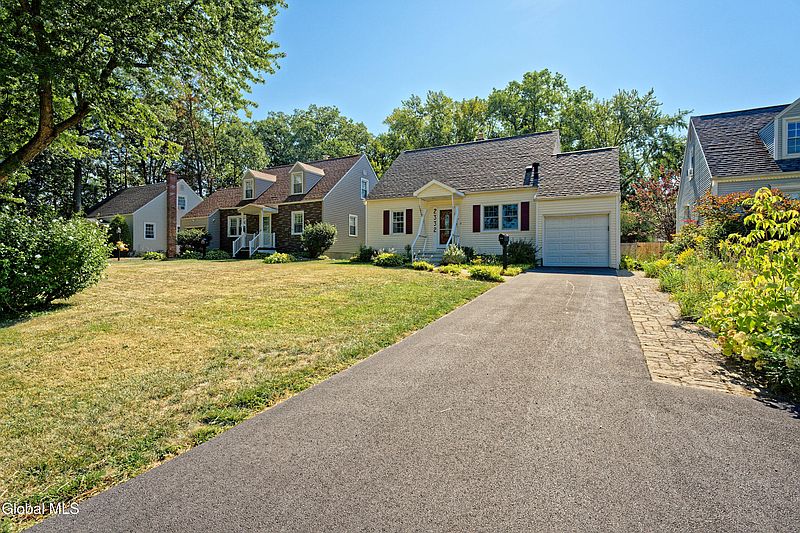 2nd image of 2332 Niskayuna Drive