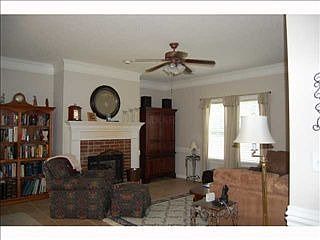 4th image of 325 Walnut Gardens Dr