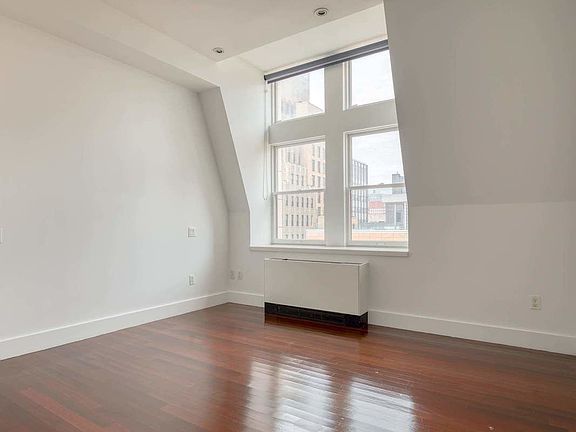 5th image of 166 Montague St APT 9B