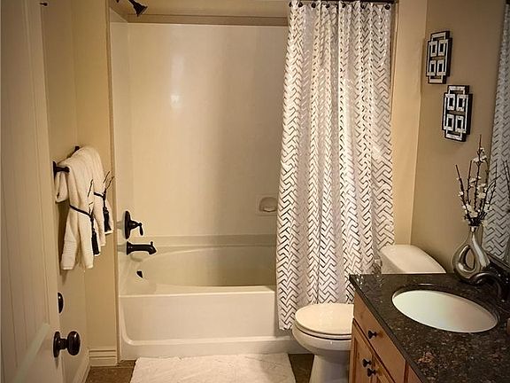 2nd image of 5082 N Fox Hollow Way