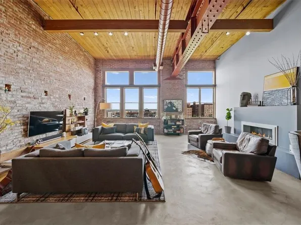 306 W 7th St APT 305, Kansas City, MO 64105