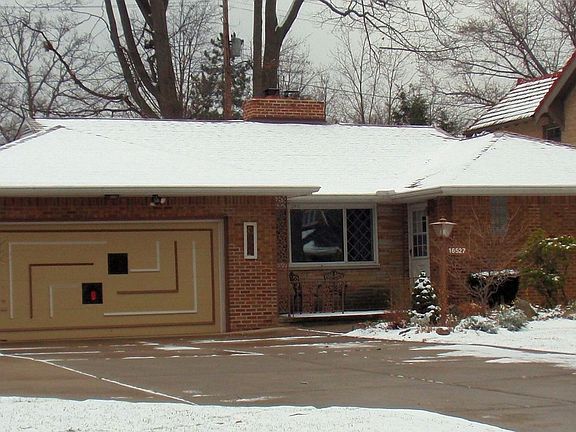 3rd image of 16527 Lake Ave