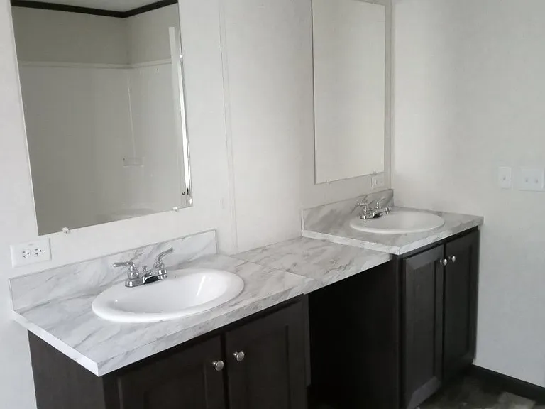 Delhi Manor — Photo 18