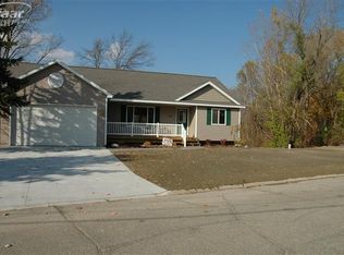 12296 Dollar Lake Dr, Fenton, MI 48430