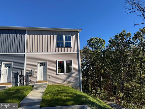 2nd image of 126 Marineris Cir