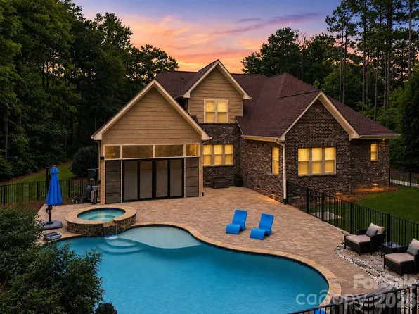 7261 Bay Ridge Dr, Denver, NC 28037