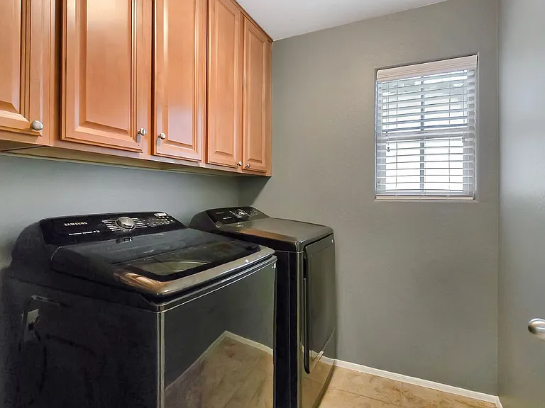 2942 N Evergreen St — Photo 21