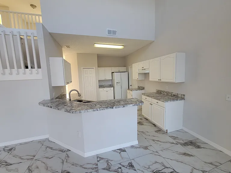 1907 Escambia Ln — Photo 7