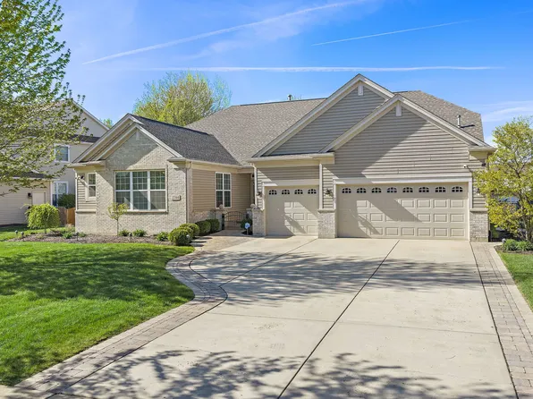 2744 Moutray Ln, North Aurora, IL 60542