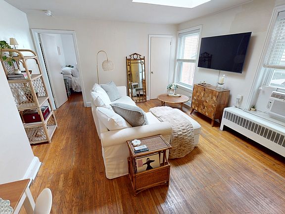 2nd image of 1725 Spruce St #11568826