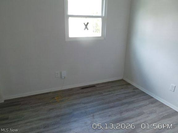 4th image of 1215 E Farwell St