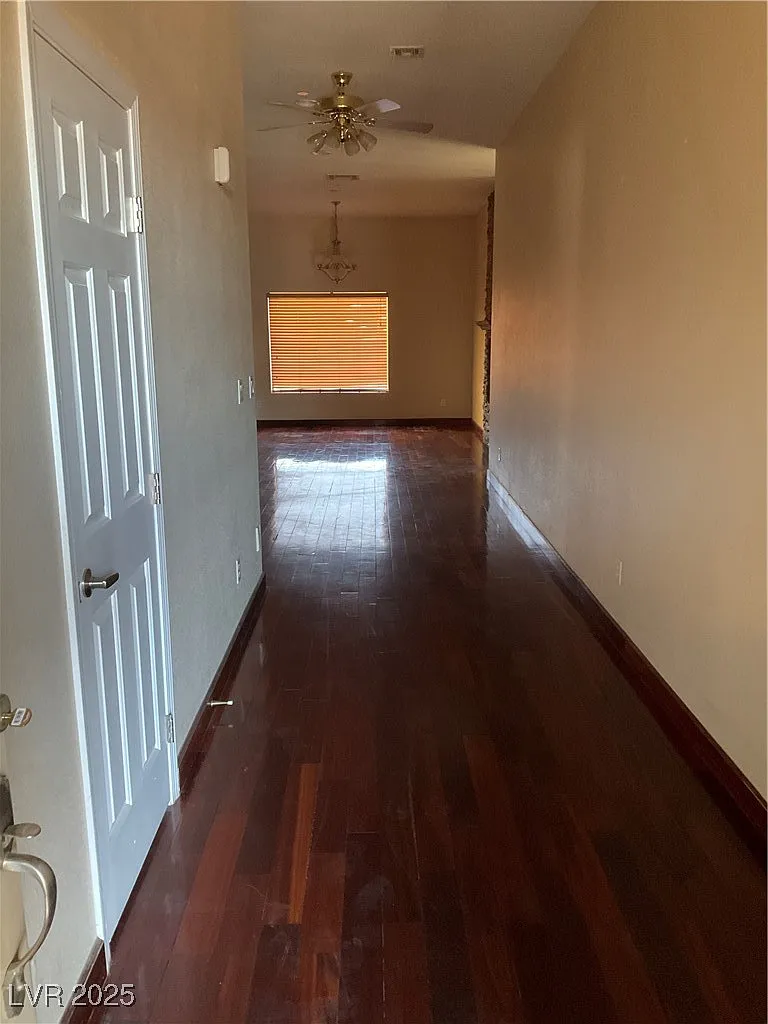 5 bed, 3.5 bath, 4014 sqft, $2,900 — Photo 3