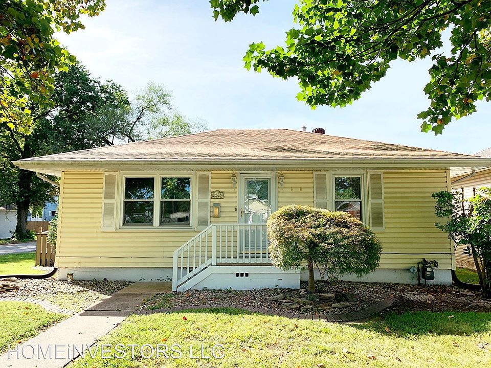1st image of 2260 Woodlawn Ave