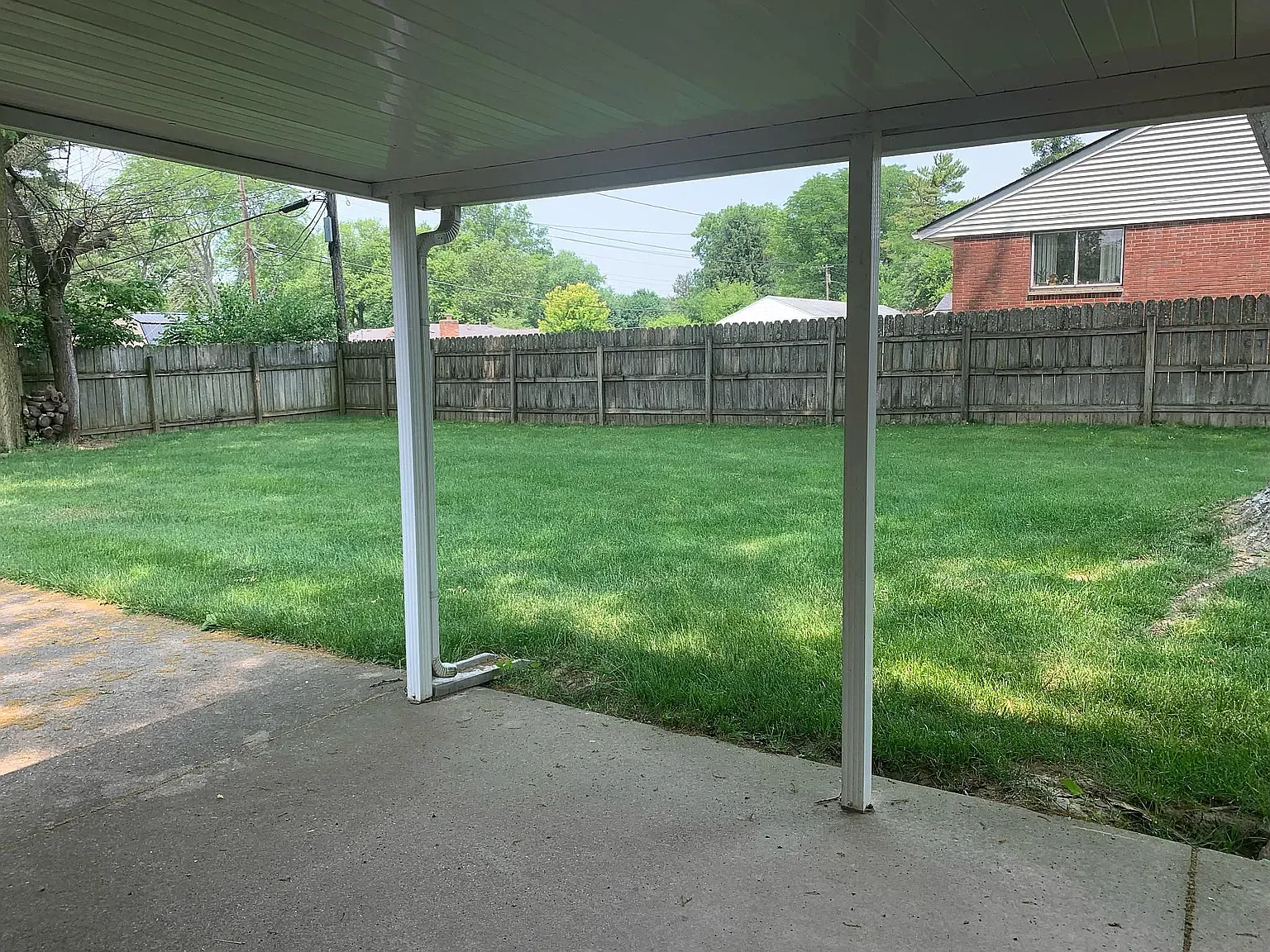3 bed, 1859 sqft, $2,500 — Photo 1