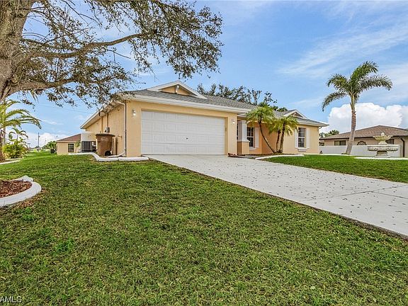 3rd image of 1014 NE 10th Ln