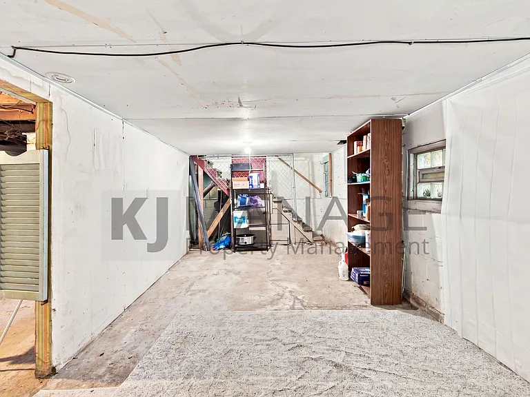 2535 Gainsboro St — Photo 12
