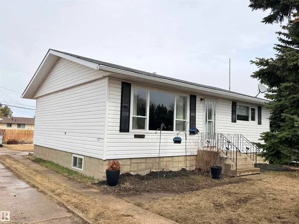 10516 104th St, Westlock, AB T7P 1M1