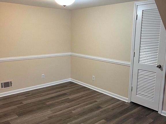 5th image of 1936 Goldsmith Ln APT 5