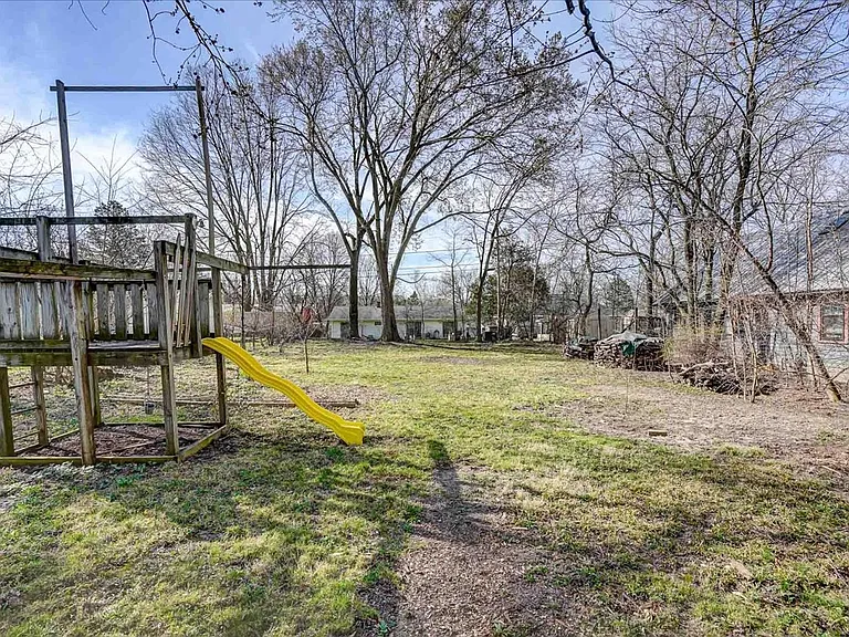 513 Troy Dr — Photo 37