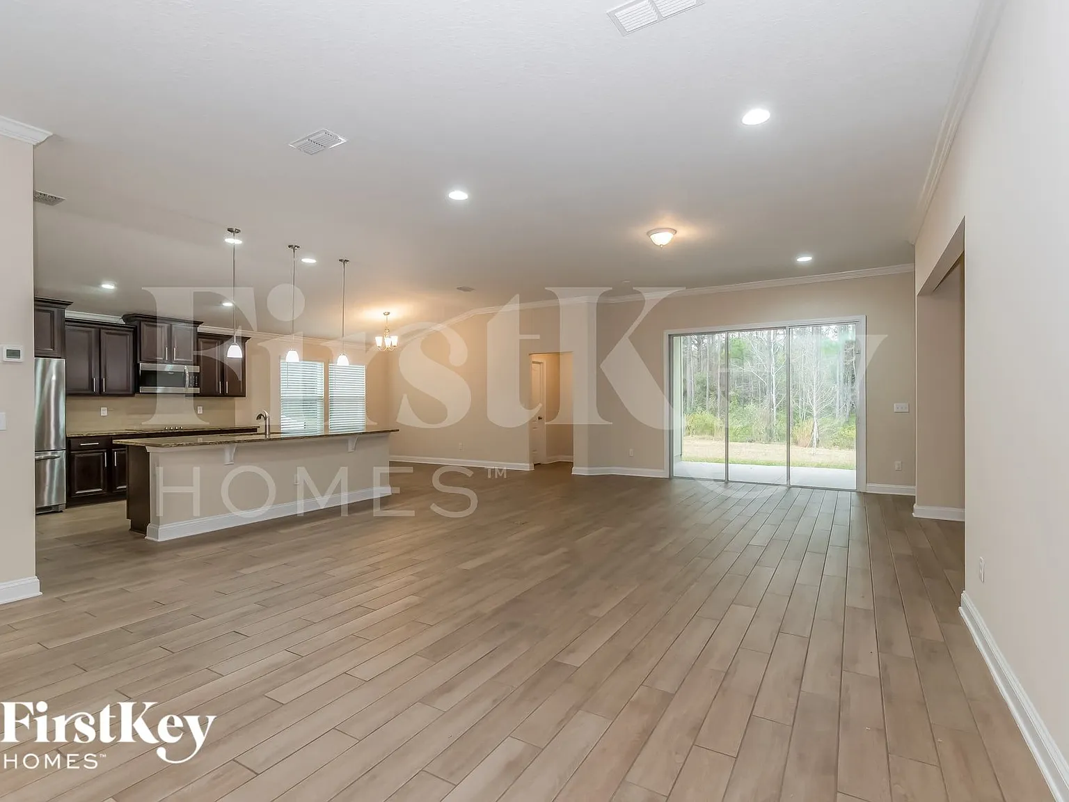 5 bed, 4.0 bath, 2921 sqft, $2,905 — Photo 3