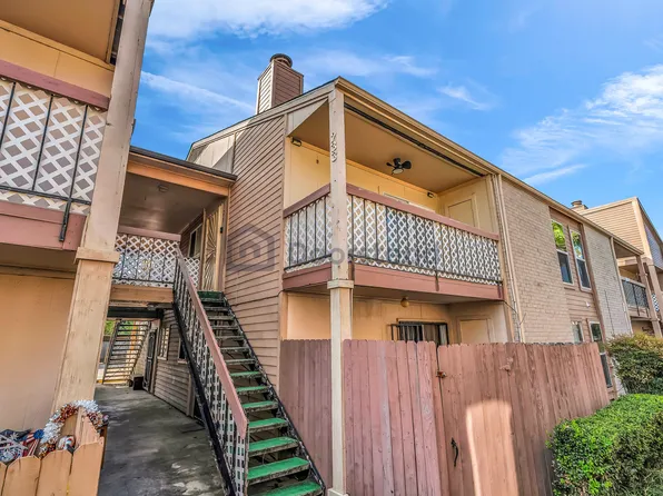 10203 Forum Park Dr APT 233, Houston, TX 77036