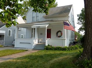 121 Oak St APT 2, Elgin, IL 60123