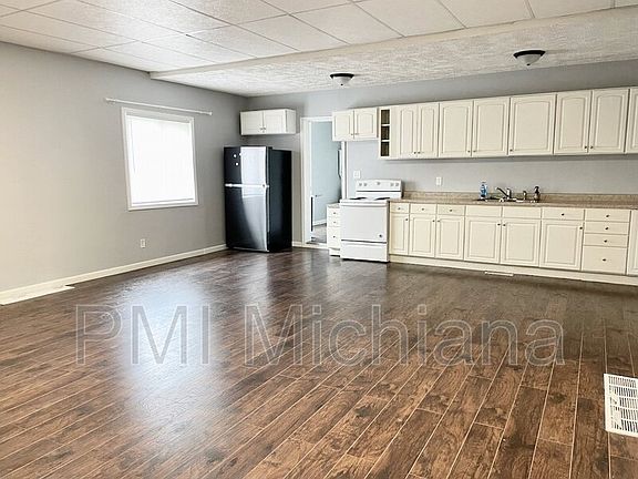2nd image of 815 N Main St APT B