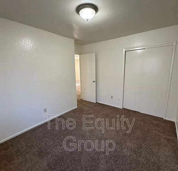 1577 E Cross Ave — Photo 9