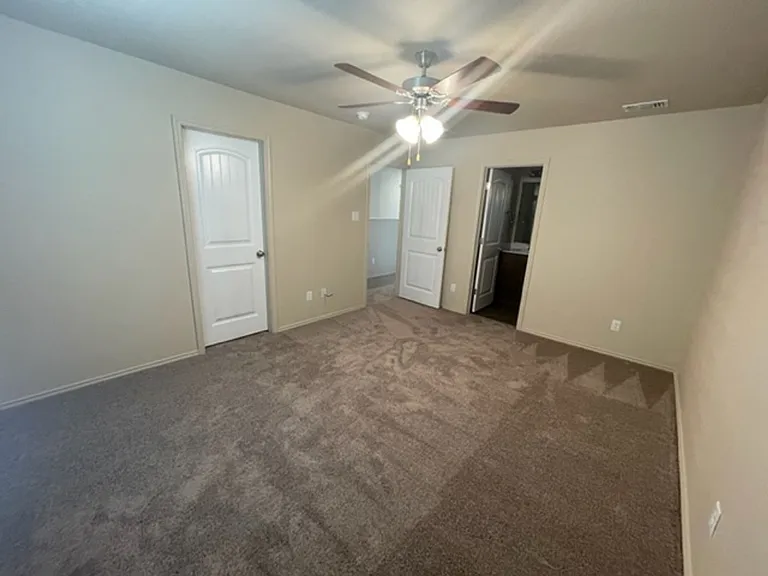 1701 Montell St — Photo 15