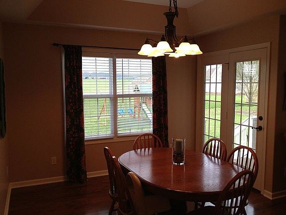 4th image of 23 Charlotte Dr