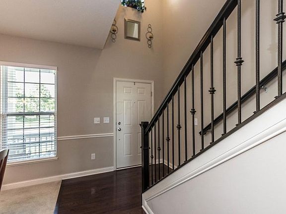 3rd image of 7541 Schneider Way