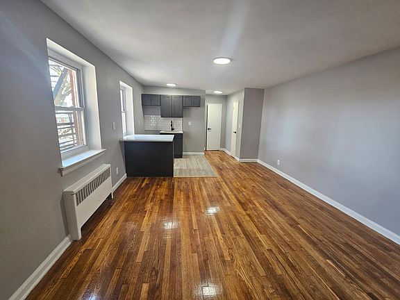 4th image of 1279 Clinton Ave #1