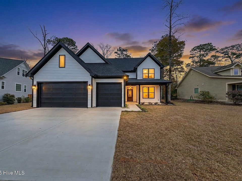 1st image of 616 Seathwaite Lane SE