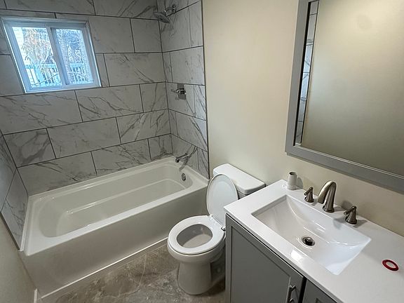 2nd image of 2714 W Walnut St #1