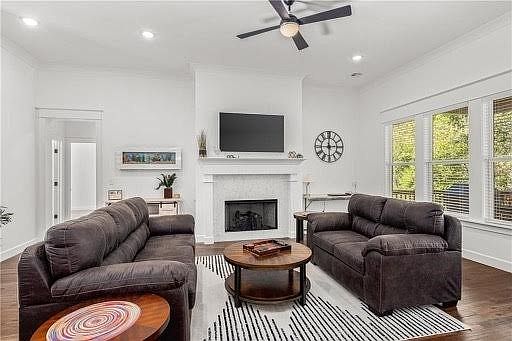5th image of 27 Glyndebourne Dr