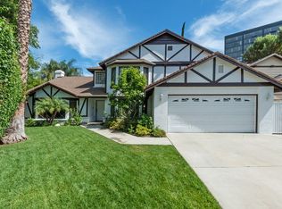 16132 Moorpark St, Encino, CA 91436