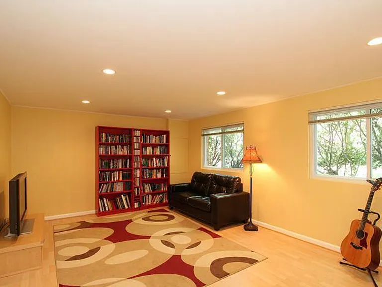 730 Harrington Rd — Photo 11