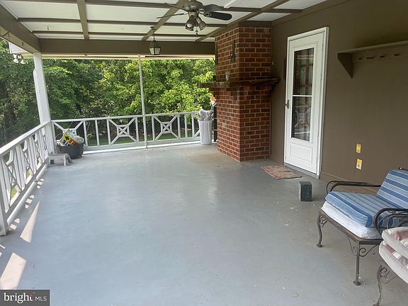 4th image of 112 N River Dr