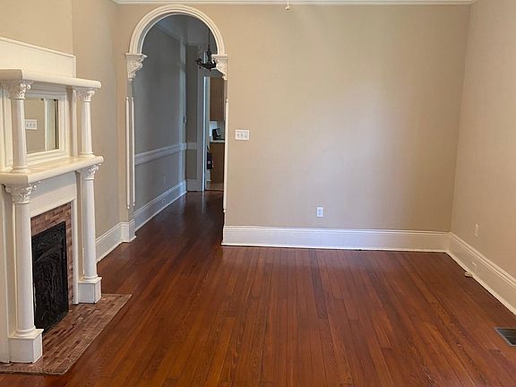 5th image of 202 S Scott St