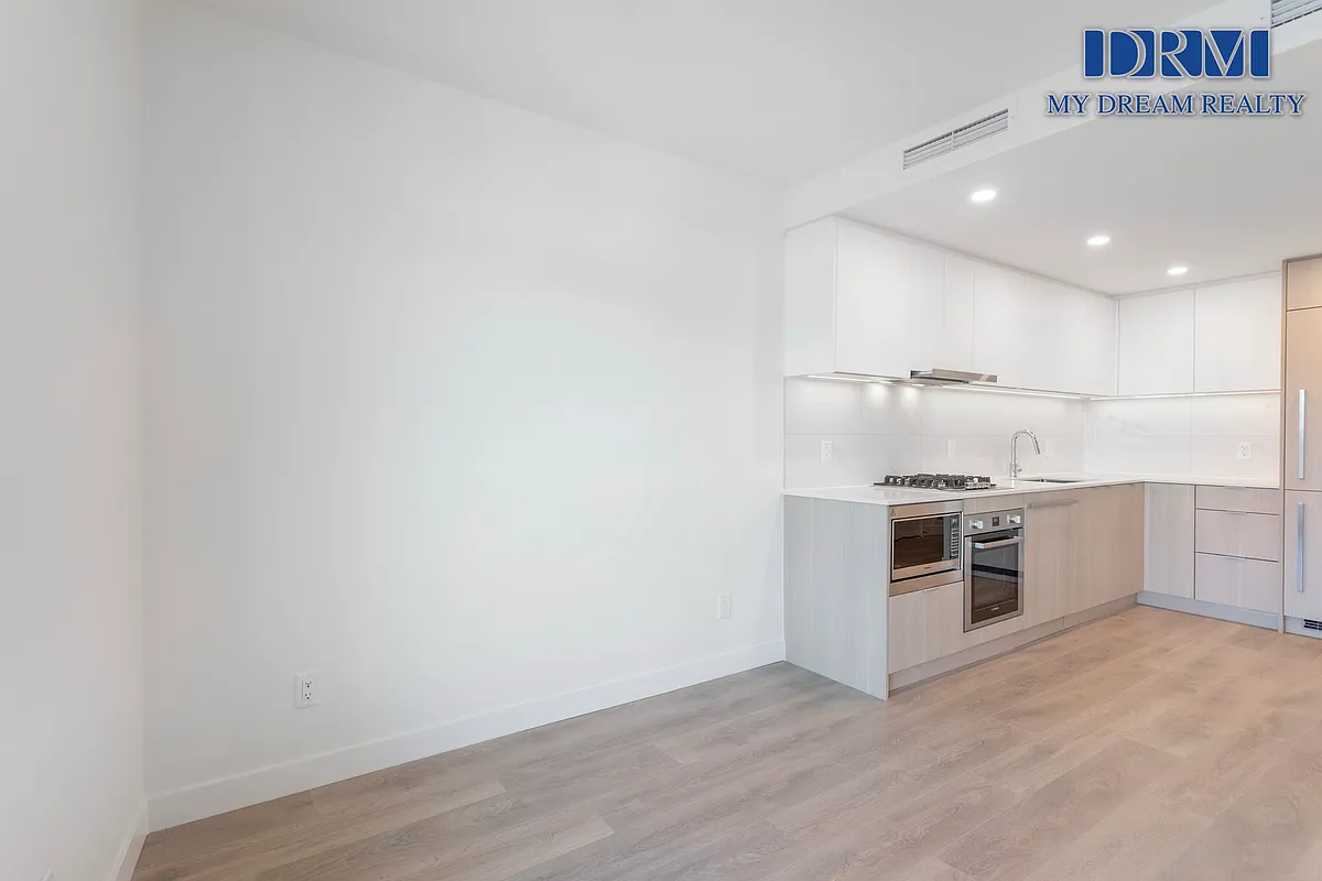 Building Photo - 308 Alderson Ave #D190