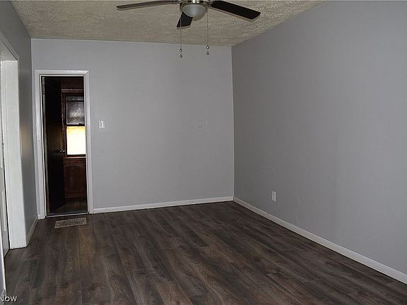 2nd image of 672 Tuscarawas Ave