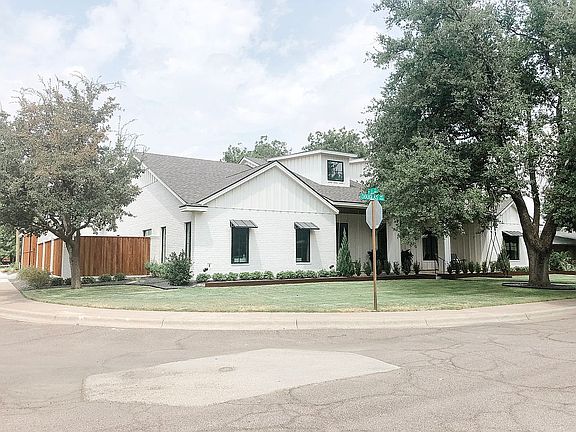 3rd image of 1512 Douglas Ave