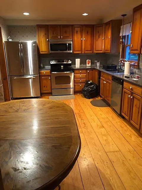 251 Sherman Ave — Photo 3