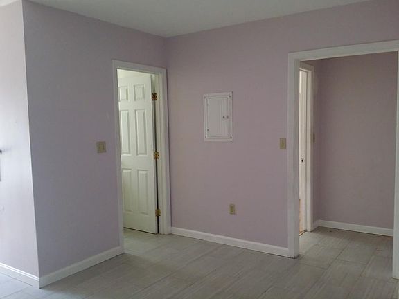 4th image of 373 Granite St APT 1