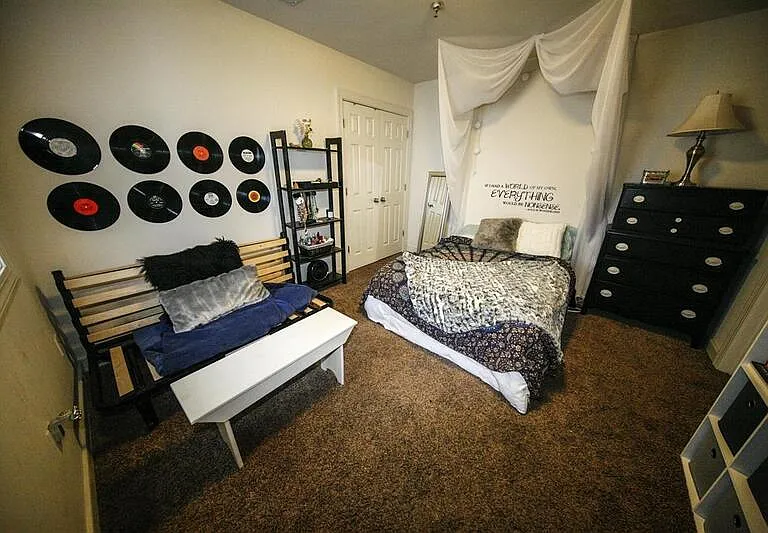 302 N Goshen St #203 — Photo 5