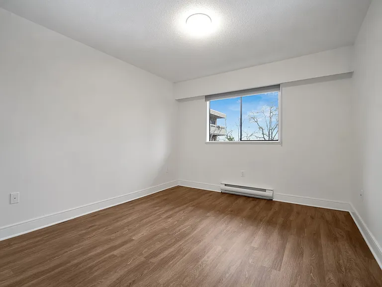 1002 McKenzie Ave #218 — Photo 16