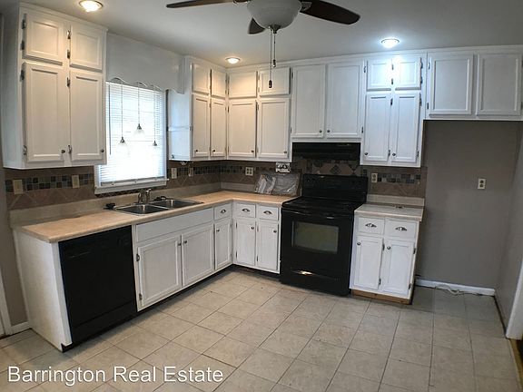 3rd image of 2206 Vicki Dr
