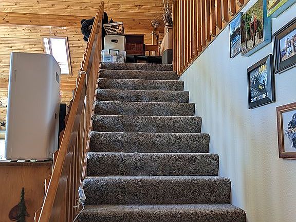 4th image of 4555 Pyramid Mountain Rd