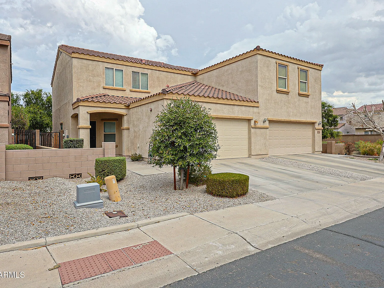 4 bed, 3.0 bath, 1765 sqft, $2,095 — Photo 4
